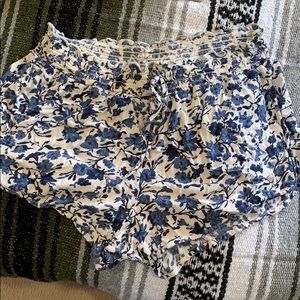 american eagle flowy shorts